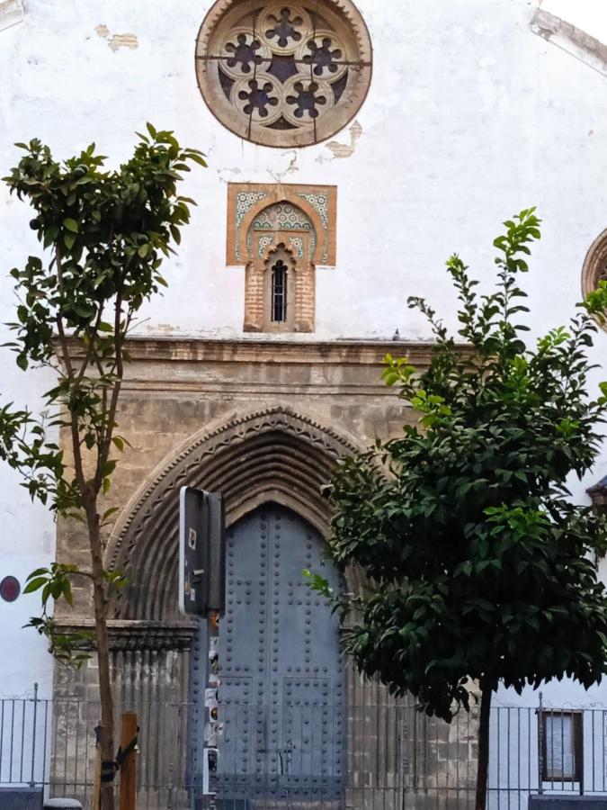 Apartamento Casco Antiguo Exterior Unico En Segunda Planta En Un Edificio De De Dos Plantas Sevilla Buitenkant foto