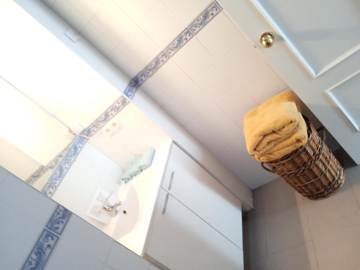 Apartamento Casco Antiguo Exterior Unico En Segunda Planta En Un Edificio De De Dos Plantas Sevilla Buitenkant foto